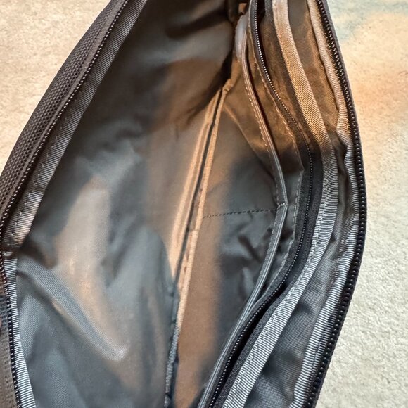 Aer Day Sling 2 - Picture 2 of 7